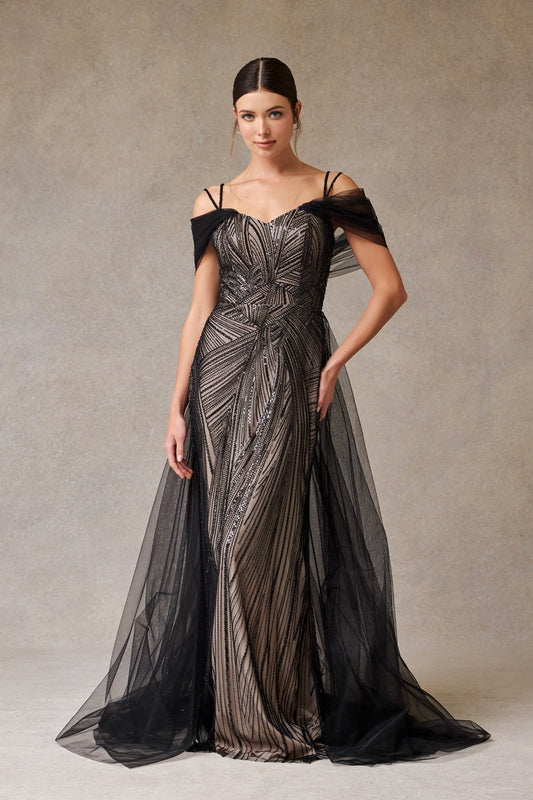 Vestido de Fiesta Escote en Forma de  Corazón Con Mangas Caidas y con Cola de Tul (Dos Colores)