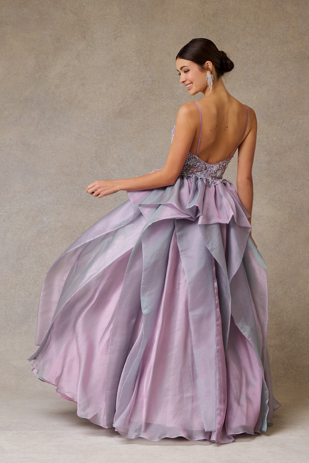 Vestido Línea A Con escote V y Detalles de Encaje. (Dos Colores)