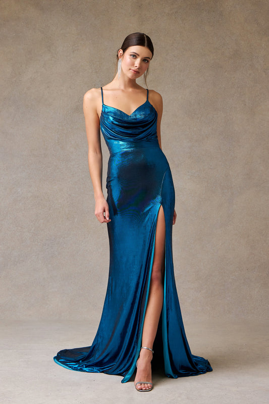Vestido Crepé Elástico Escote Corazón y Abertura. (Dos Colores)