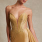 Vestido con Escote de Corazón y Abertura en la Pierna con Aplicaciones en Brillo, Color Gold