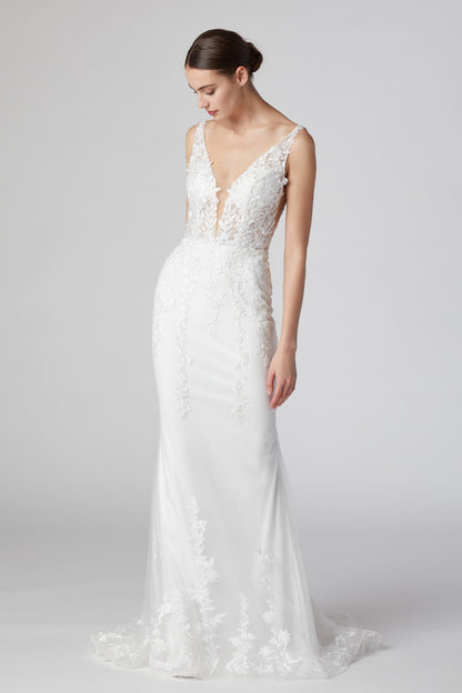 Vestido de Novia Corte Recto Cuello en V Aplicaciones en Encaje Color Off White