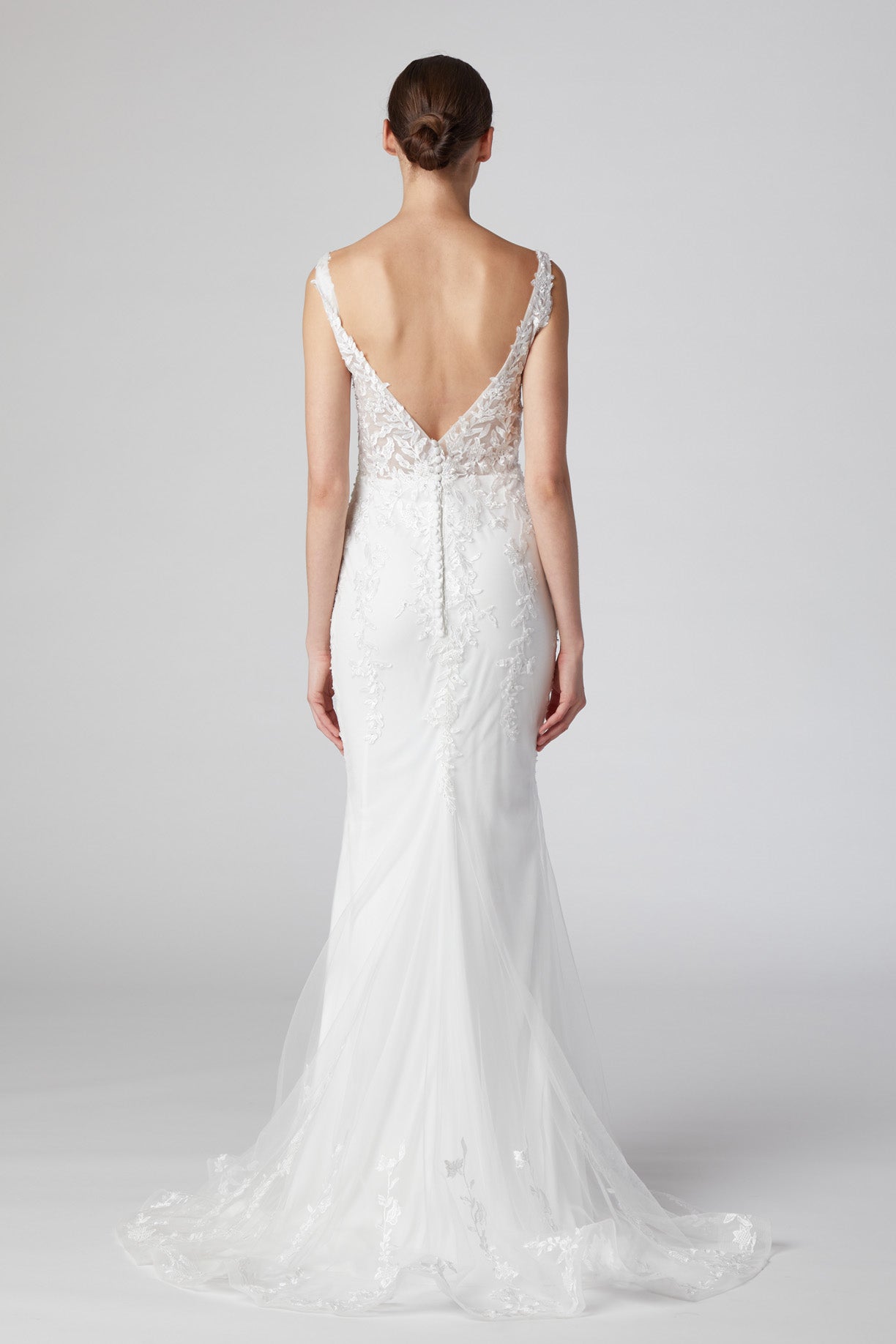 Vestido de Novia Corte Recto Cuello en V Aplicaciones en Encaje Color Off White