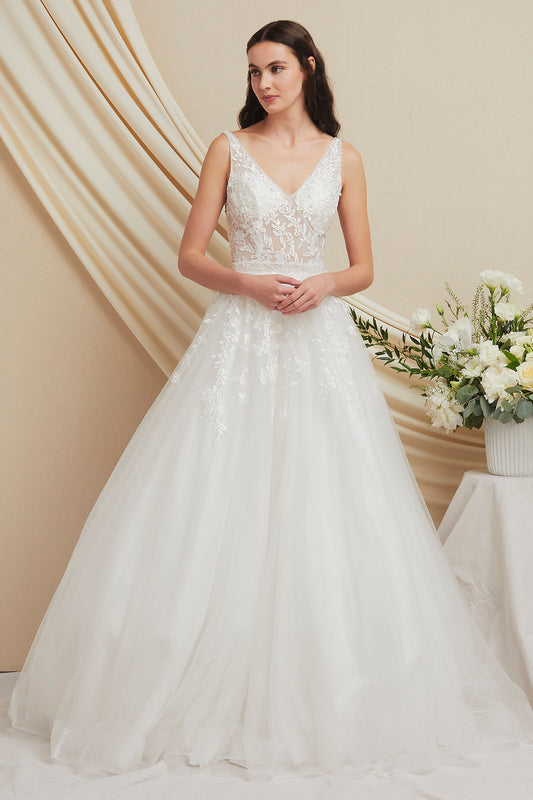 Vestido de Novia de Tul y Encaje Bordado con Lentejuelas Corte en A, Color Off White