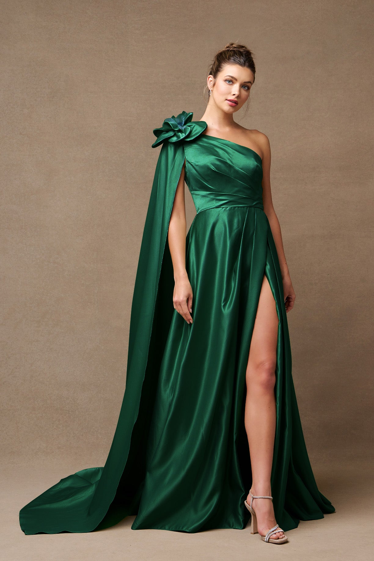 Vestido de Satén en Línea A con Abertura (Varios Colores)