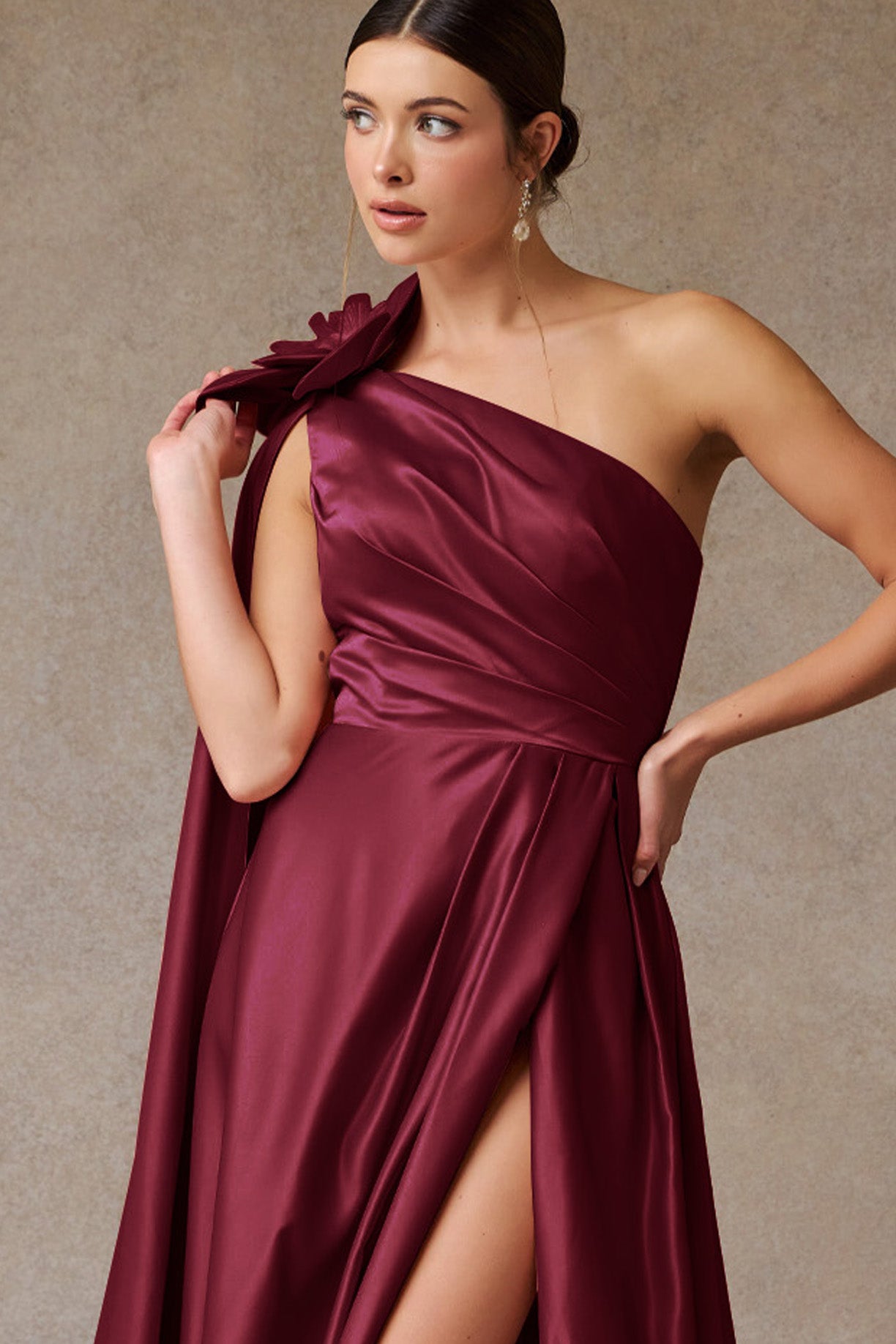 Vestido de Satén en Línea A con Abertura (Varios Colores)