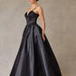 Vestido de Fiesta de Satén con Escote de Corazón Bordado con Cuentas, Cristales y Lentejuelas, Color Black