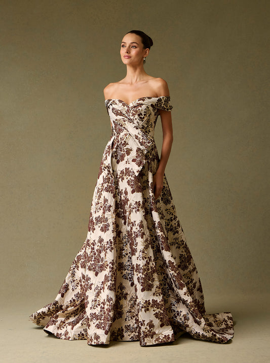Vestido de Jacquard Estampado, Corte A, con Hombros Descubiertos y Detalle de Drapeado, Color Mocha Print