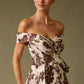 Vestido de Jacquard Estampado, Corte A, con Hombros Descubiertos y Detalle de Drapeado, Color Mocha Print