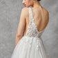 Vestido de Novia, Escote en Pico con Corse y con Tirantes.