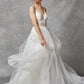 Vestido de Novia con Tirantes de Tul con Encaje Bordado con Cuentas y Lentejuelas, Color Off White