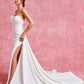 Vestido de Novia de Satín y Stretch con Abertura Color Off White.