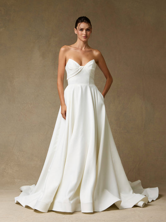 Vestido de Novia de Satén en Corte A, Escote Corazón con Bolsillos Laterales, Color Off White