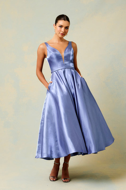 Vestido Corto Midi Con Cuello V y con  Bolsillos Laterales Color Dark Ice Blue