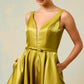 Vestido de Satén  en línea A con Cuello V (Varios Colores)