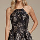 Vestido Estampado Floral Corte en A con Cuello Alto Color Black Gold Print