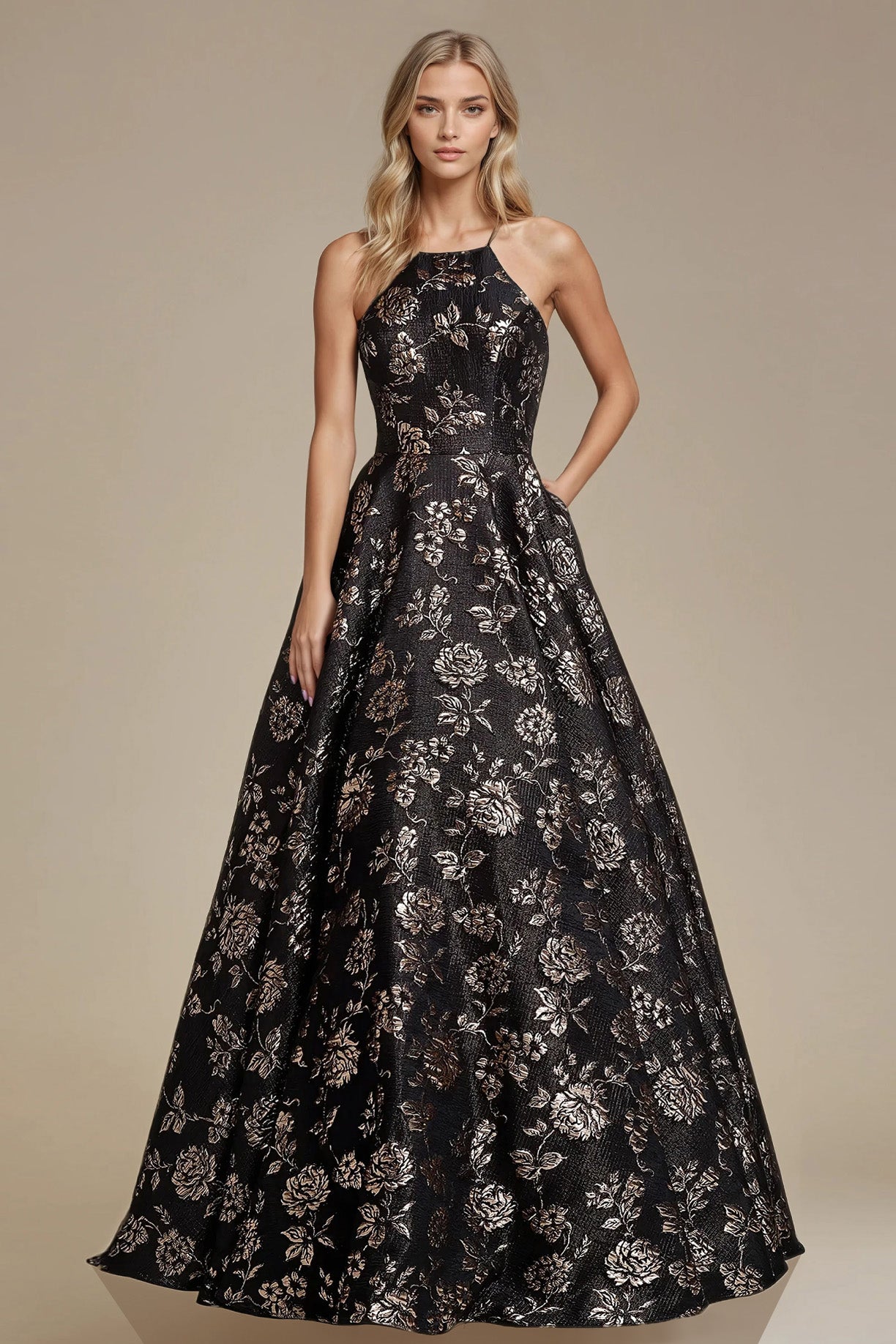 Vestido Estampado Floral Corte en A con Cuello Alto Color Black Gold Print