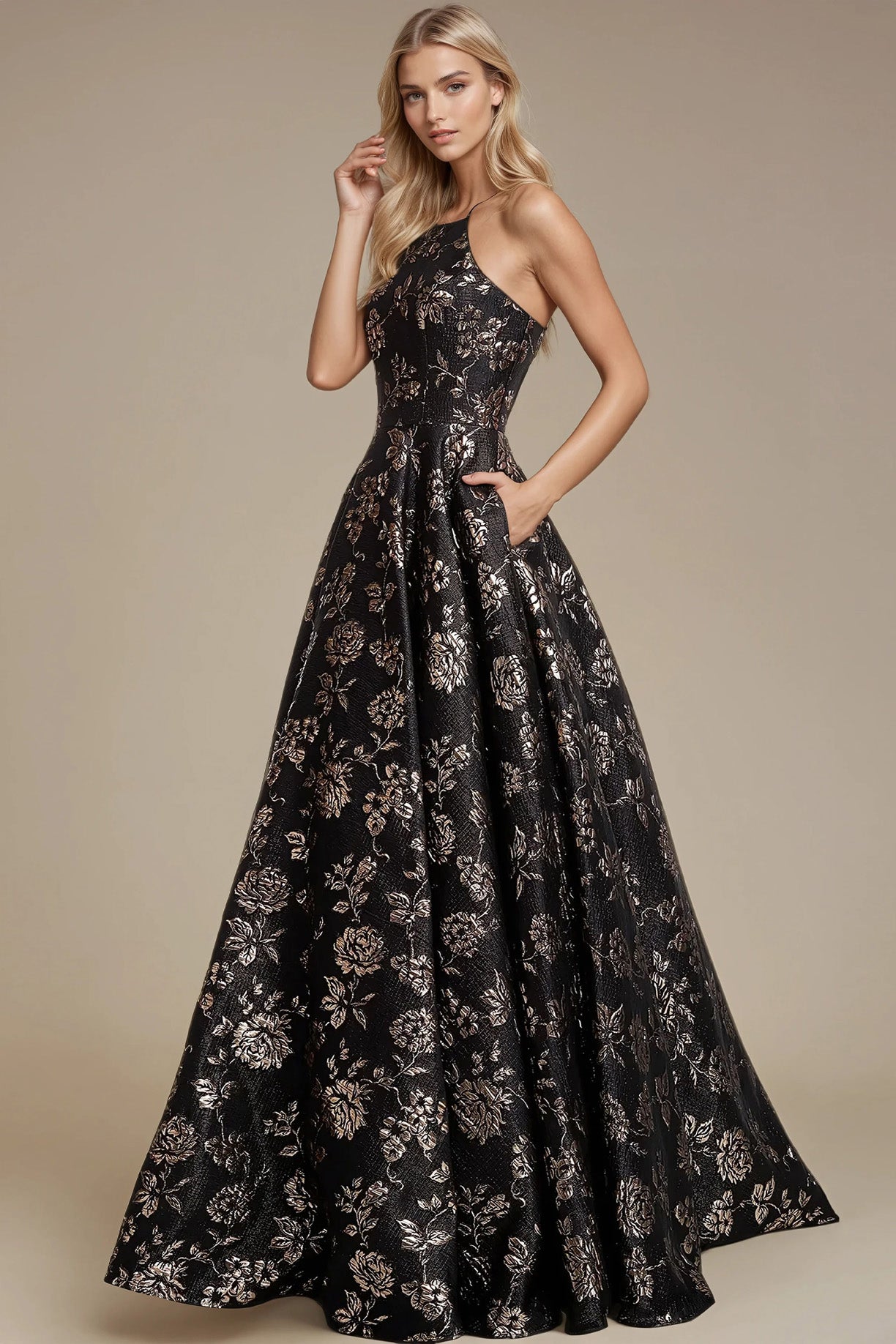 Vestido Estampado Floral Corte en A con Cuello Alto Color Black Gold Print
