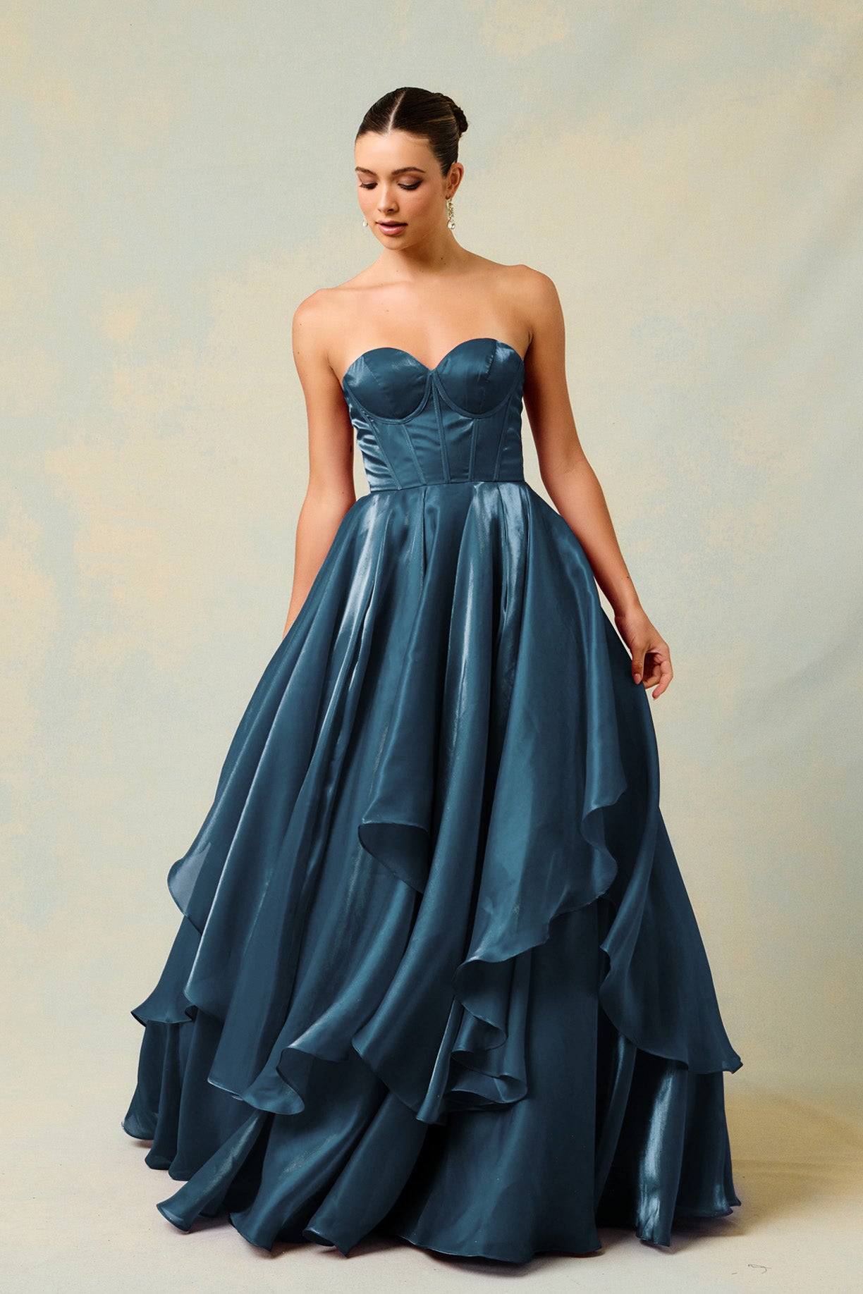 Vestido en Línea A a Capas y Straplees, Color Slate Blue y Navy