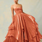 Vestido en Línea A a Capas y Straplees Color Copper