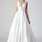 Vestido de Novia Línea A Cuello V Sin Magas Color Off White.