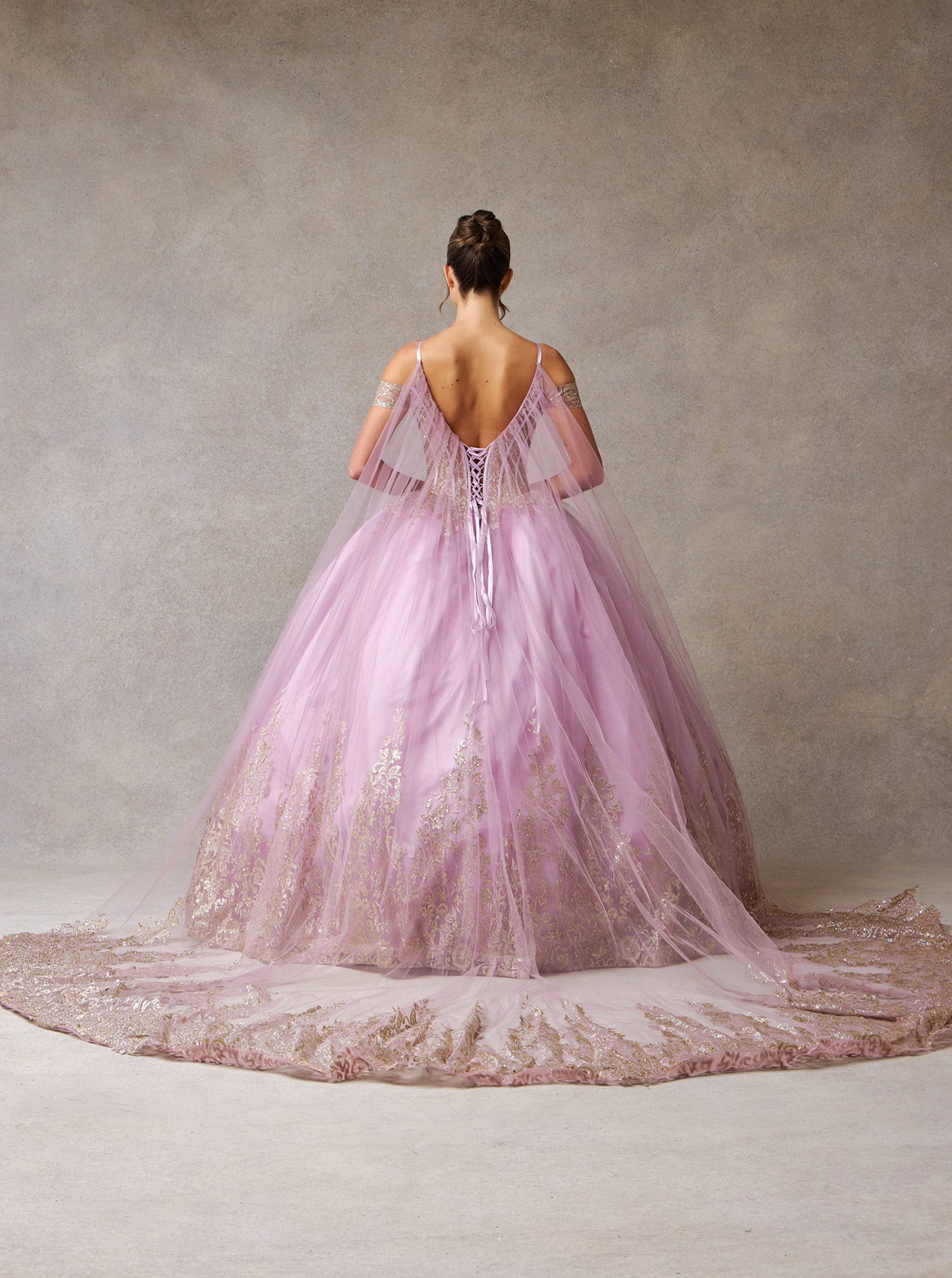Vestido XV Años de tul con  Purpurina, Lentejuelas Con Capa (Dos Colores)