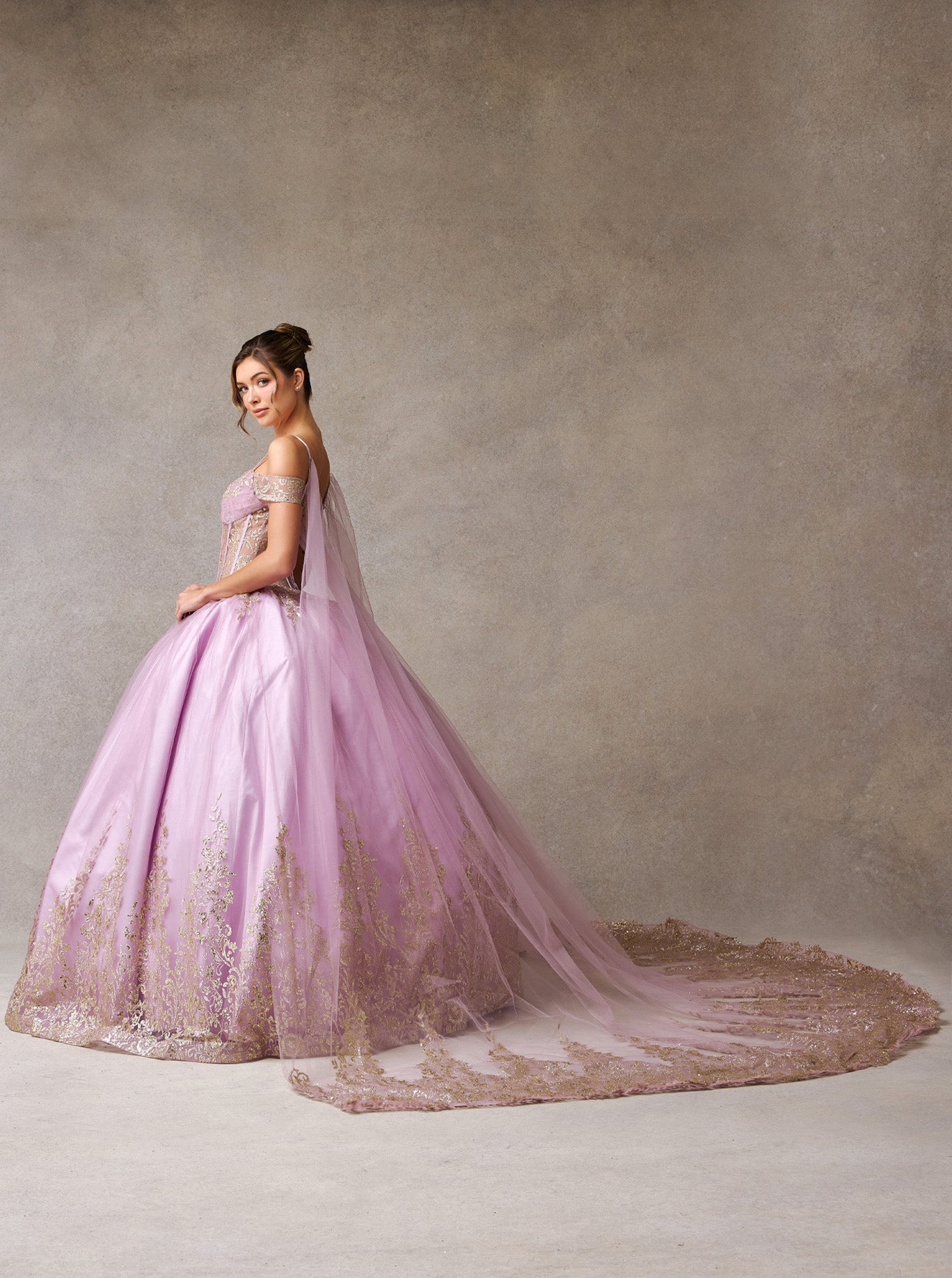 Vestido XV Años de tul con  Purpurina, Lentejuelas Con Capa (Dos Colores)