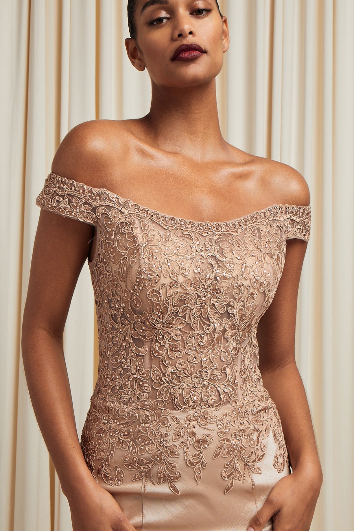 Vestido Corte Sirena Con Hombros Descubiertos (Varios Colores)