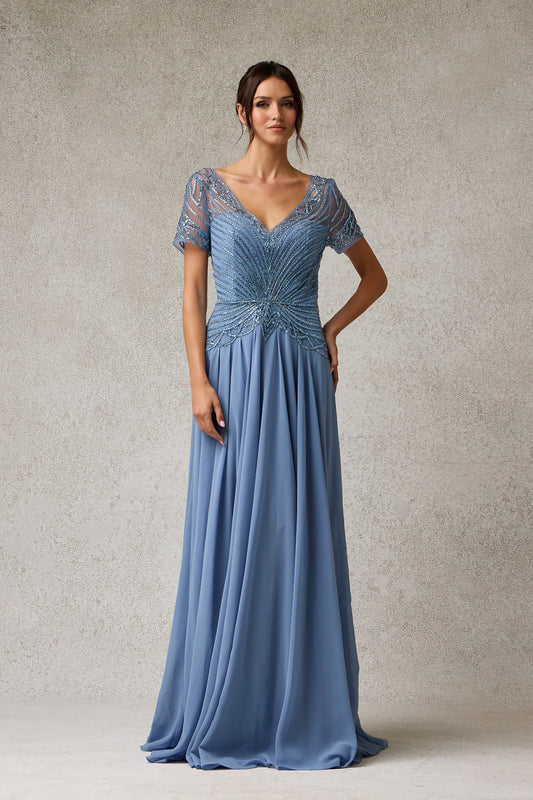 Vestido Corte en A, Manga Corta, Escote en V, Bordado con Cristales y Lentejuelas, Color Ice Blue