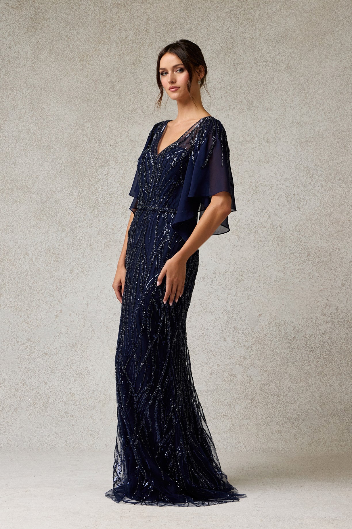 Vestido Con Escote en V, Manga Corta, de Tul con Aplicaciones en Cristales y Lentejuelas, Color Navy