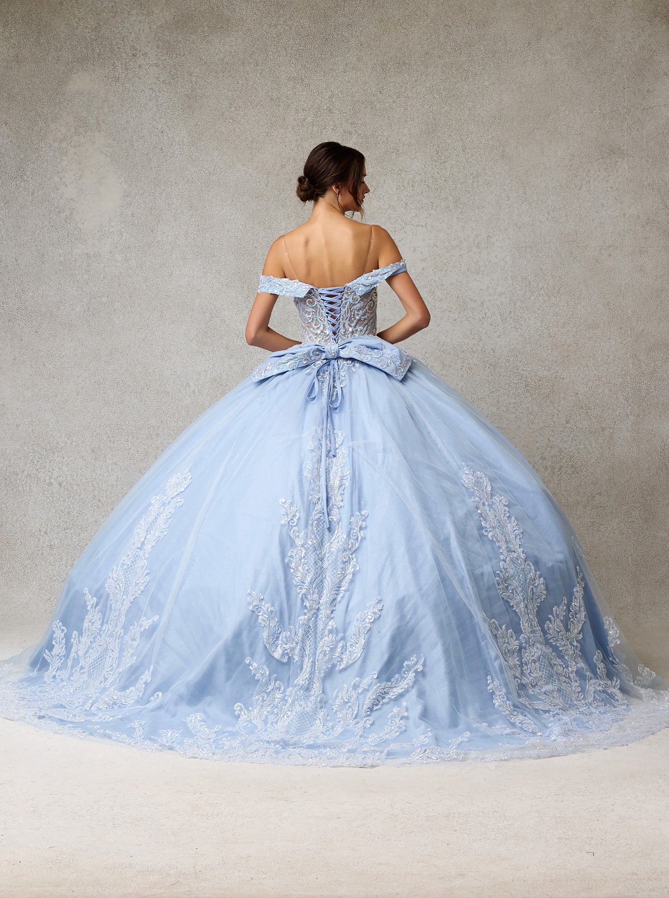 Vestido de Fiesta de Tul Bordado Con Lentejuelas y Cristales, con Hombros Descubiertos y Lazo Desmontable, Color Ice Blue