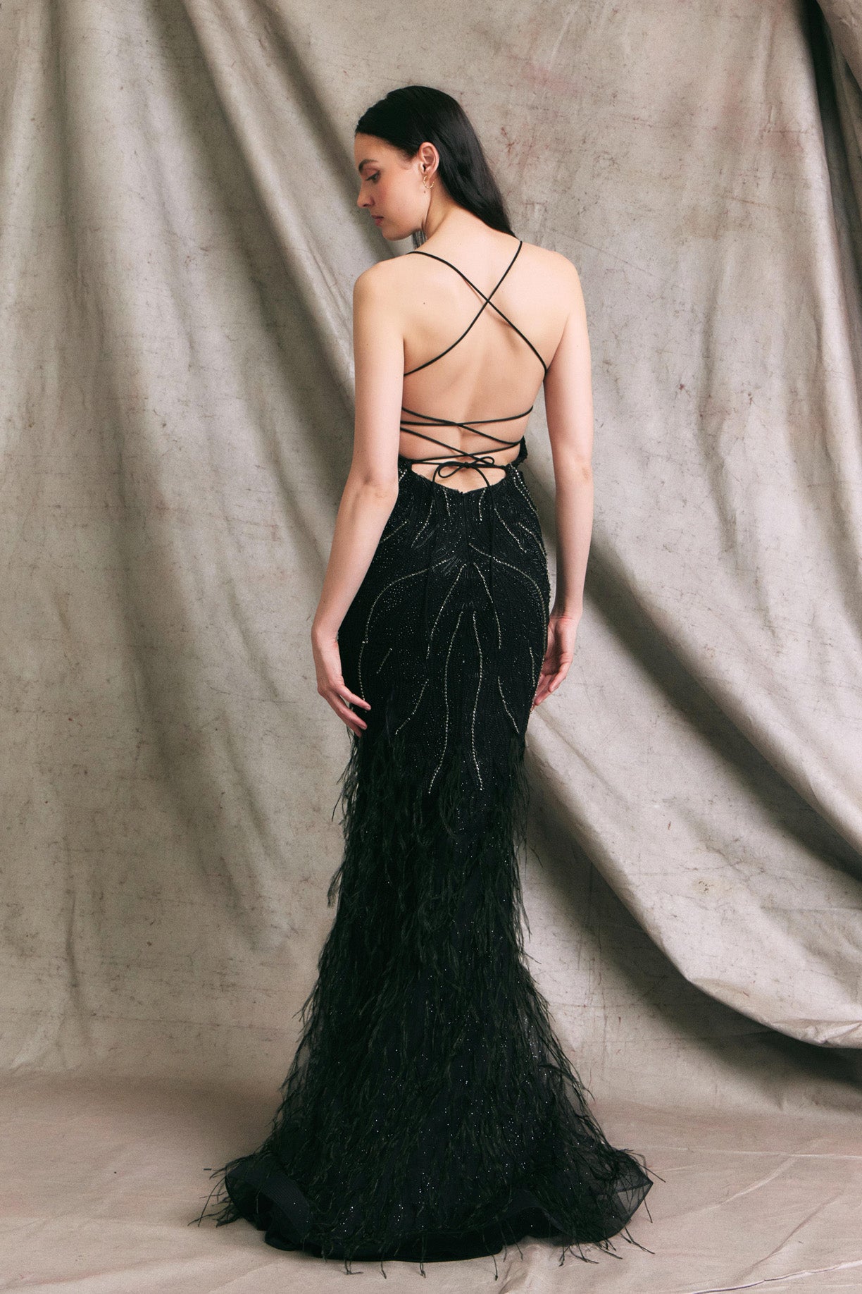 Vestido Corte Sirena, Sin Mangas y Espalda con Cordones Black.
