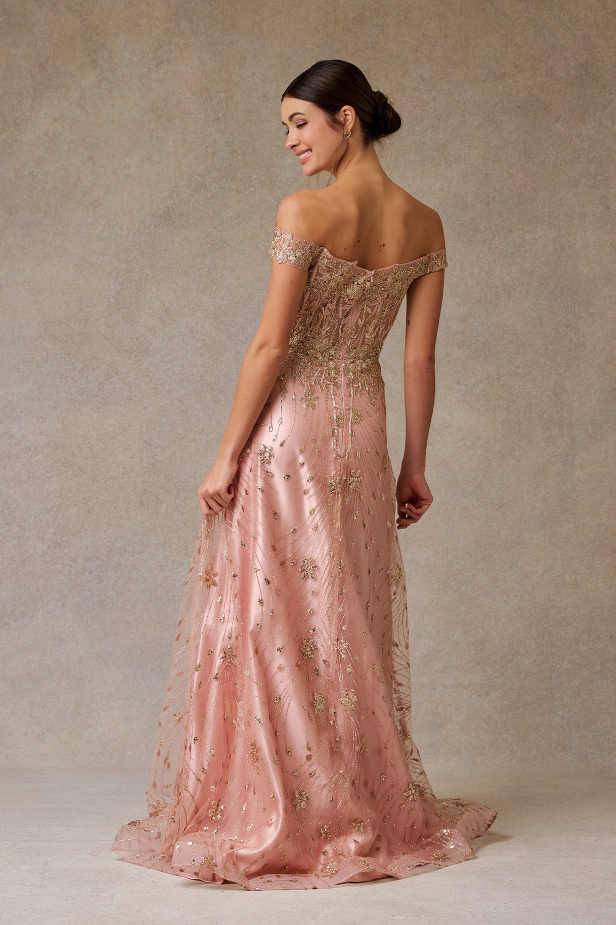Vestido en Linea A Bordado con Encaje y Lentejuela al Hombro (Varios Colores)