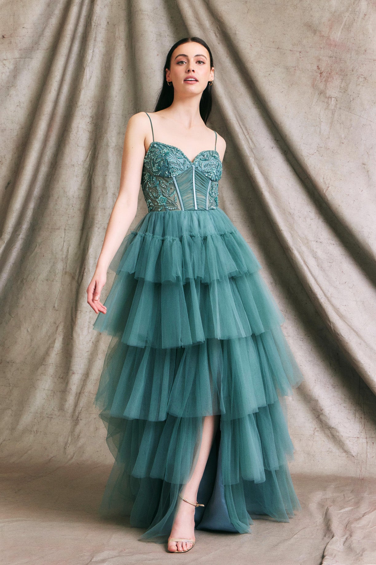 Vestido  en Línea A sin Tirantes y escote en Corazón. Color Dusty Teal.