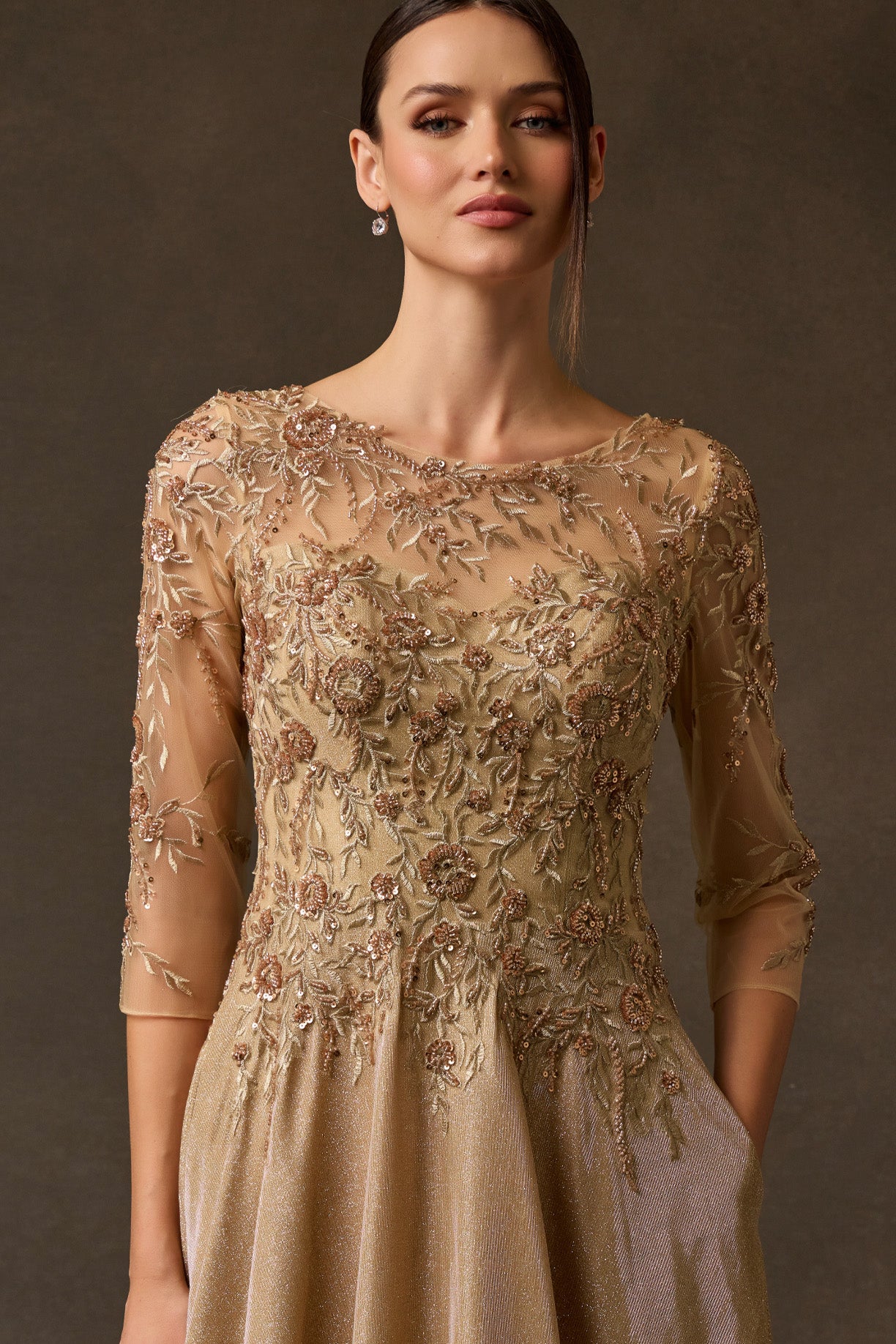Vestido En Corte A, Con Mangas 3/4, Cuello Redondo, Bolsillos Laterales, Color Gold