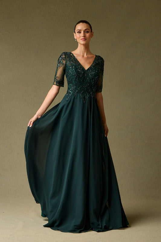 Vestido Corte Recto Manga tres cuartos, escote en V. Color Dark Green.