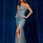 Vestido Entallado, Escote en V Profundo, con Tirantes y Abertura en la Pierna, Totalmente Bordado, Color Ice Blue