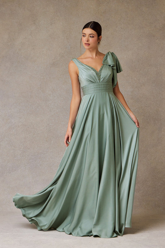 Vestido de Satén en Línea A Cuello V Color Sage.