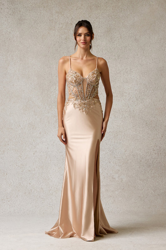 Vestido Recto, de Tirantes, Escote Corazón, Espalda Descubierta, Con Corpiño Bordado, Color  Gold