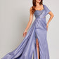 Vestido con un Hombro Escote en Corazón y con Apertura Color Smokey Blue.