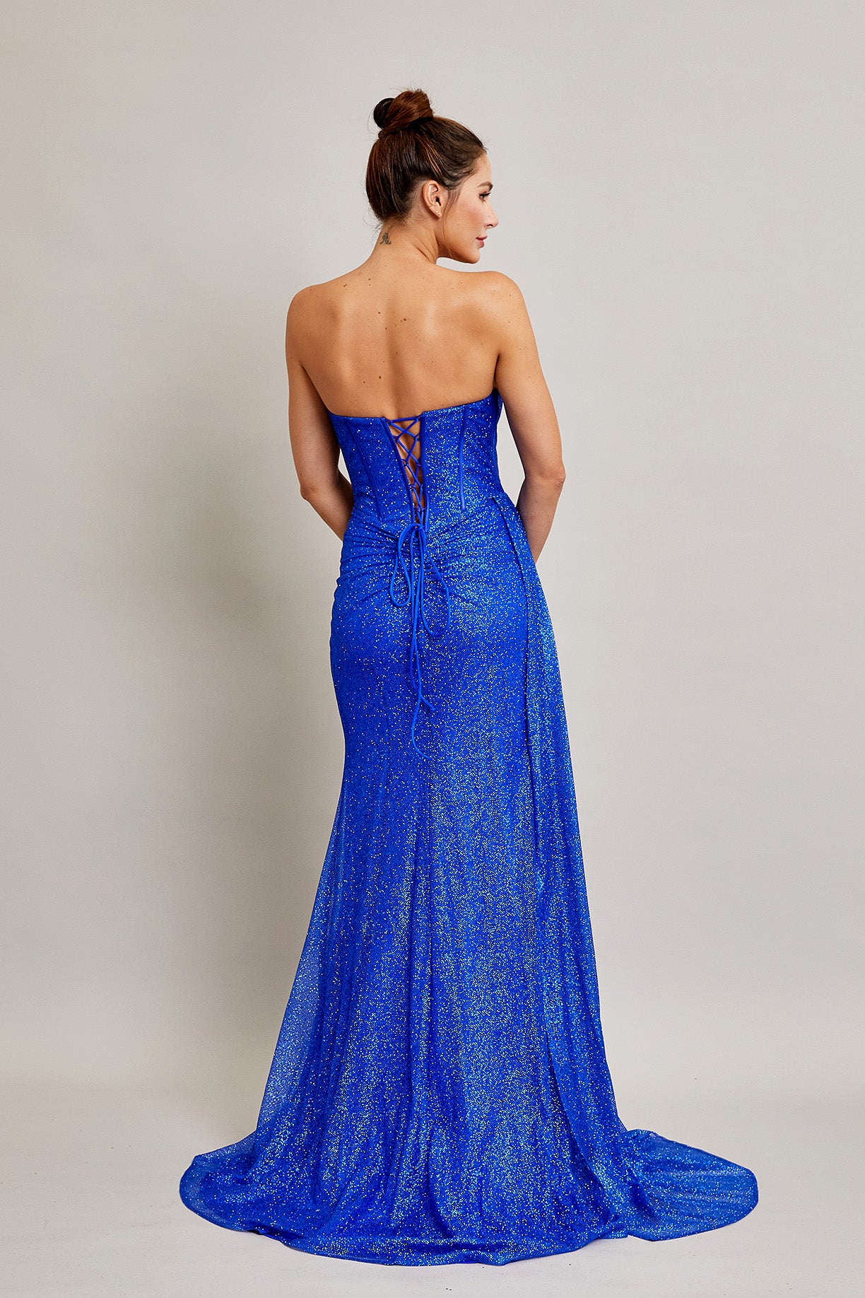 Vestido Sin Tirantes con Abertura y en la Espalda con Cordones (Dos Colores)