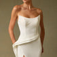 Vestido de Novia Entallado, Escote Ojo de Gato y Abertura en la Pierna, Color Off White