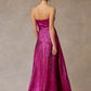 Vestido en Línea A con Abertura en la Pierna Escote de Corazón con Moños Color Magenta