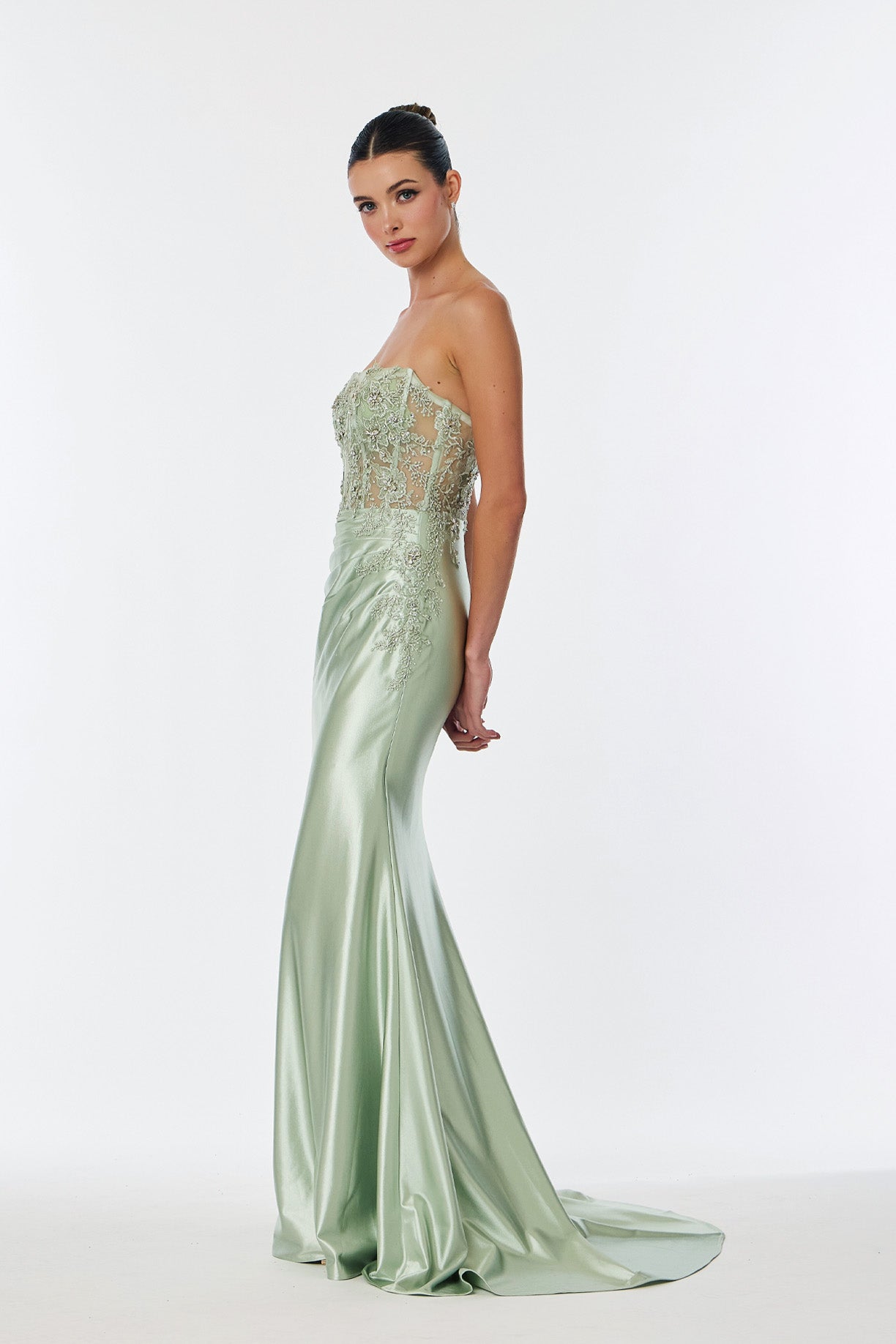 Vestido Corte Recto con Corpiño Semitransparente de Encaje Bordado, Color Sage