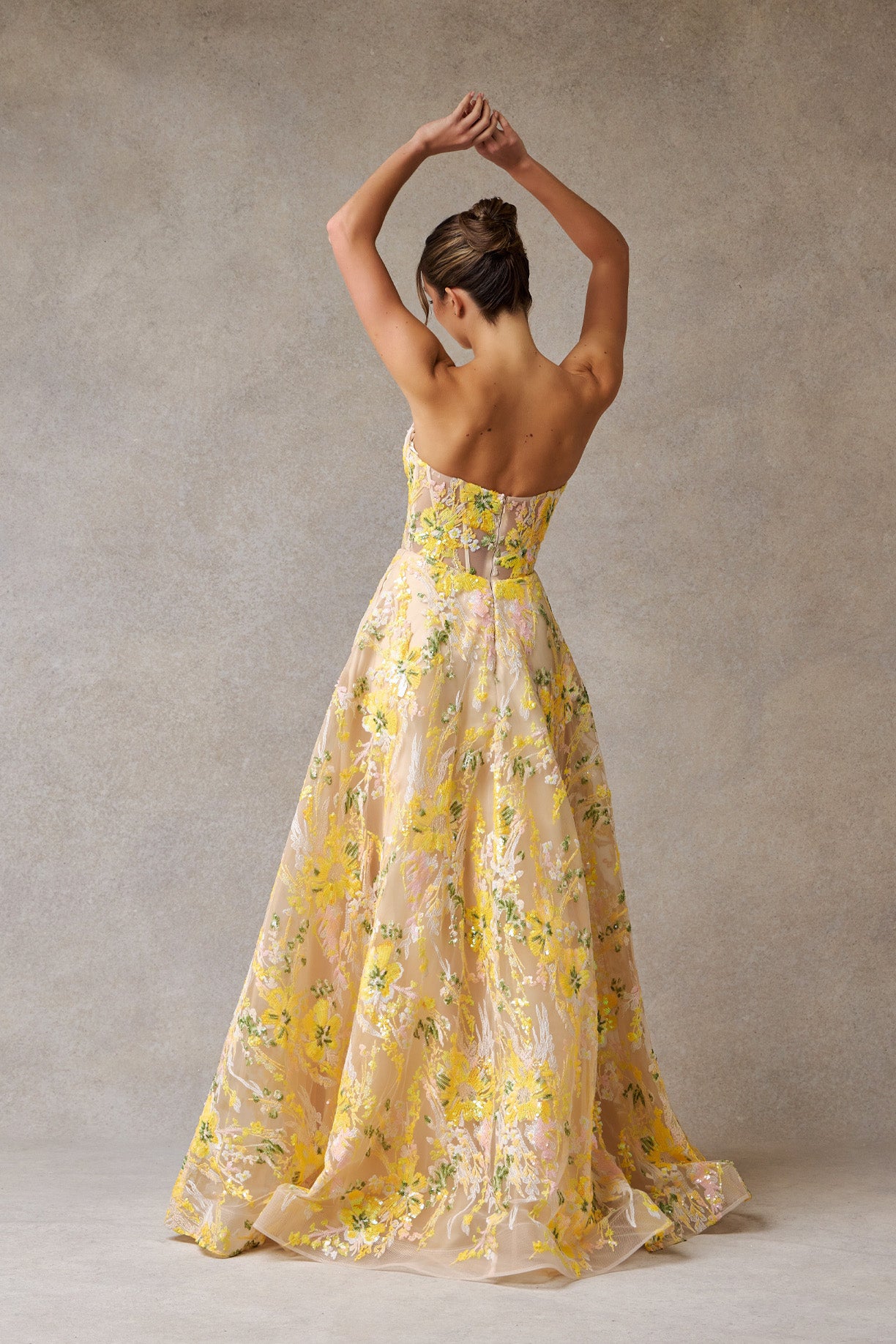 Vestido  Corte A Sin Tirantes y Escote Corazón Color Yelow Print.