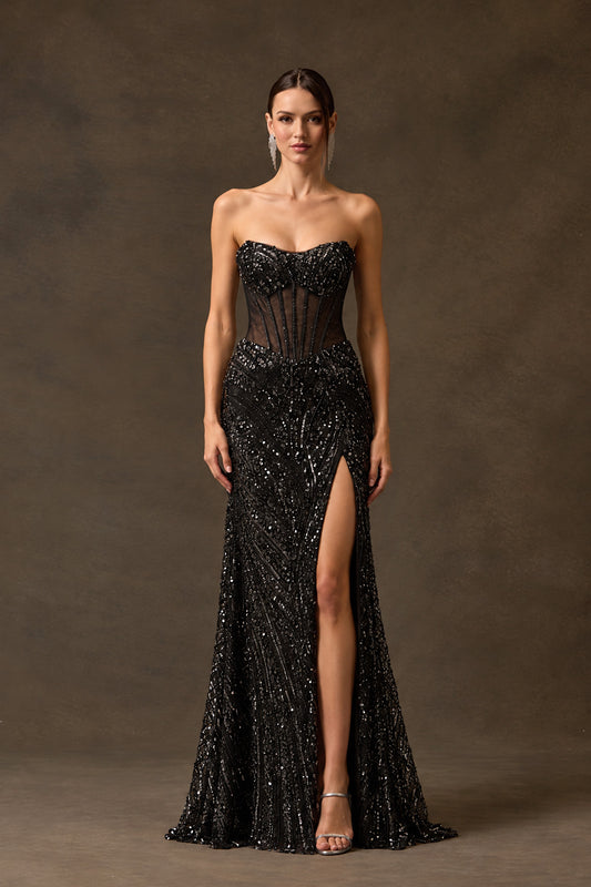 Vestido Ajustado, Totalmente Bordado, con Escote Corazón, Corpiño Semitransparente y Abertura en la Pierna, Color Black
