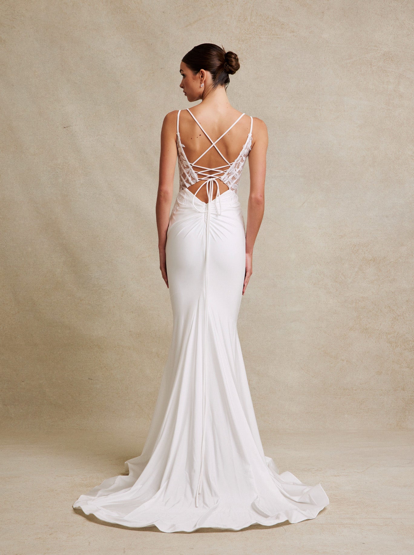 Vestido de Novia con Abertura en la Pierna de Encaje Bordado con Cristales Cuentas y Lentejuelas,Color Off White