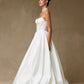 Vestido de Novia Corte en A sin Tirantes y con gargantilla Color Off White.