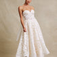 Vestido Estrapless con Escote de Corazón de Encaje Bordado con Cuentas y Lentejuelas, Color Off White Nude