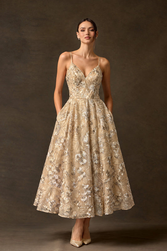 Vestido Corte Midi, Escote en V, Con Tirantes Delgados, Corpiño Tipo Corsé con Bolsillos Laterales, Color Gold