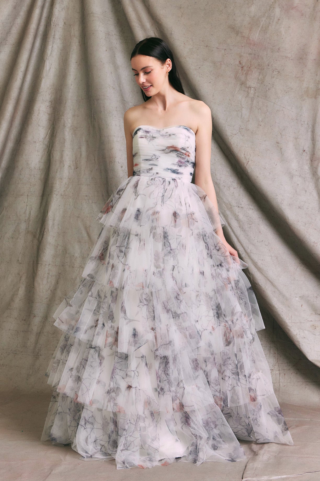 Vestido con Corse en Línea A y  Strapless Color White Print.
